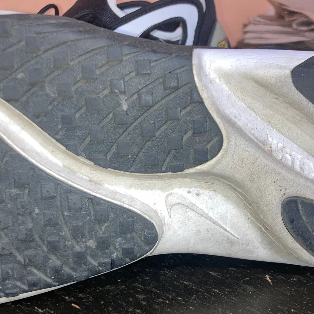 Nike Zoom Men's Black and White Sneakers - Picture 4 of 13